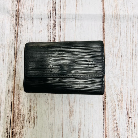 LOUIS VUITTON Epi Multicles 6‎ Key Holder Black - Picture 1 of 9